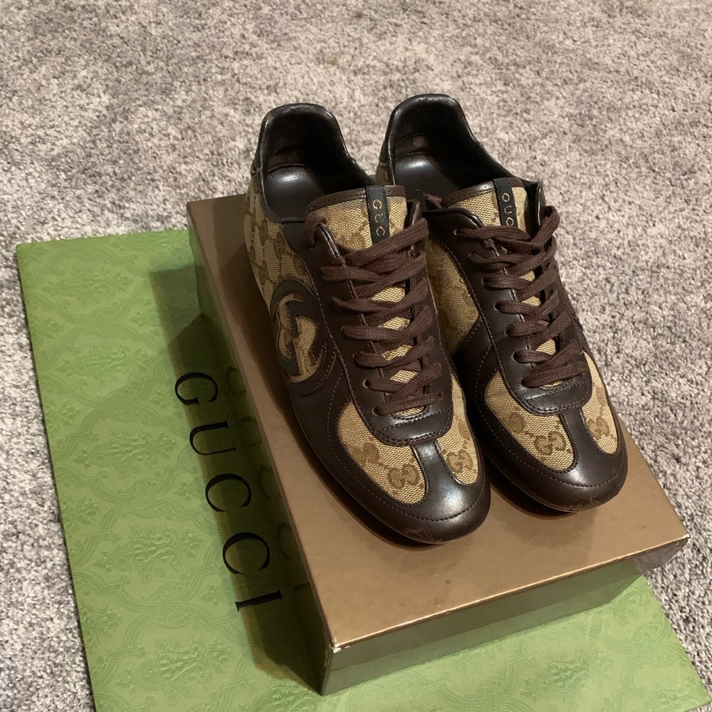 GUCCI Women Sneakers Like New!  Size 36 1/2.
